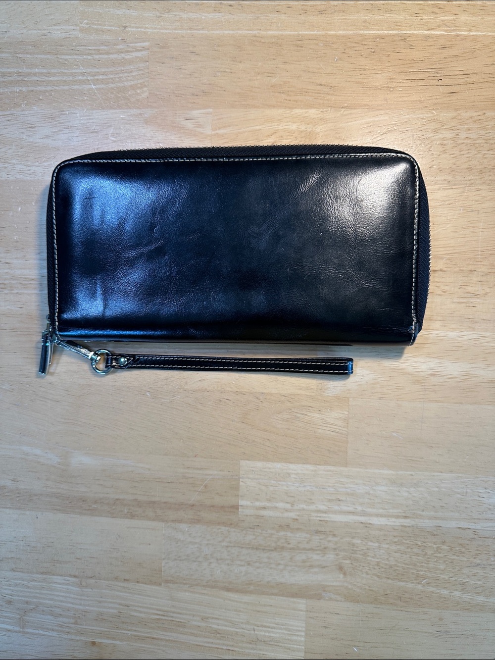 Classic Black Zip-Around Wristlet Wallet - Unbranded